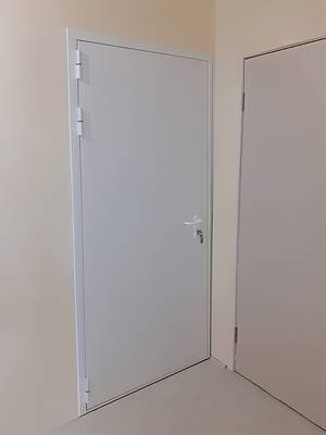 Белая огнезащитная дверь (ул. 3-я Черепковская) Белая огнезащитная дверь (ул. 3-я Черепковская)