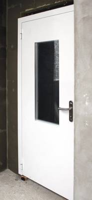 Белая остекленная дверь Белая остекленная дверь