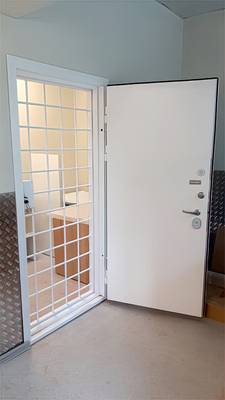 Бронированная дверь, фото изнутри (г. Ногинск, Почта Банк) Бронированная дверь, фото изнутри (г. Ногинск, Почта Банк)