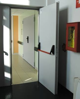 Дверь с системой Антипаника в учебном заведении Дверь с системой Антипаника в учебном заведении