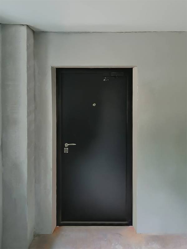 Дверь для гостиницы, вид изнутри (пер. Глазовский, 9)