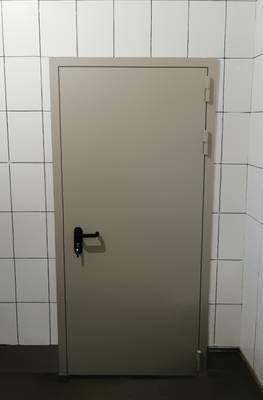 Дверь для санузла, фото снаружи (ул. Барклая) Дверь для санузла, фото снаружи (ул. Барклая)