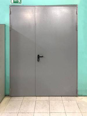 Дверь на пищевом производстве (Дубна, ул. Дачная) Дверь на пищевом производстве (Дубна, ул. Дачная)