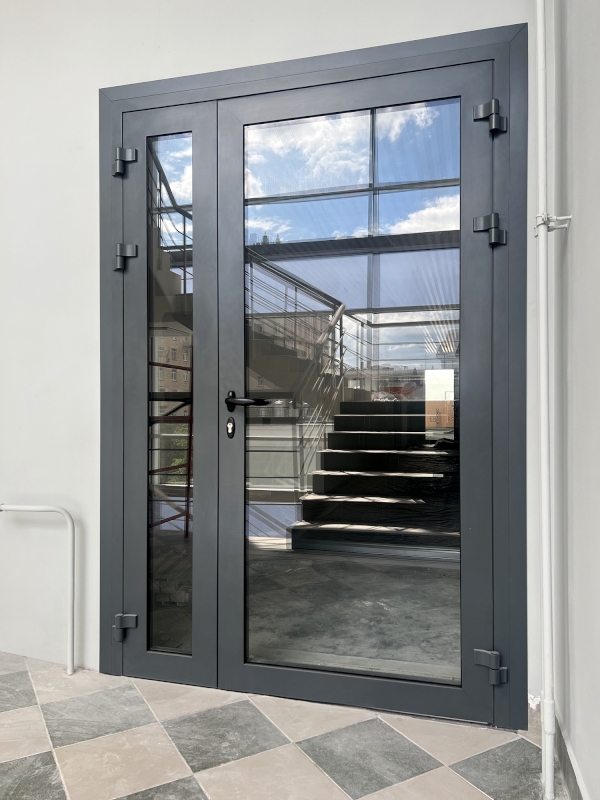 Фото алюминиевых противопожарных дверей