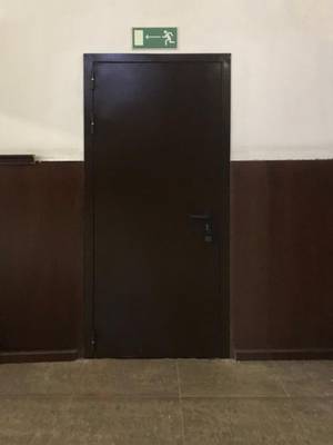 Дверь в кладовую (ул. Тимирязевская) Дверь в кладовую (ул. Тимирязевская)