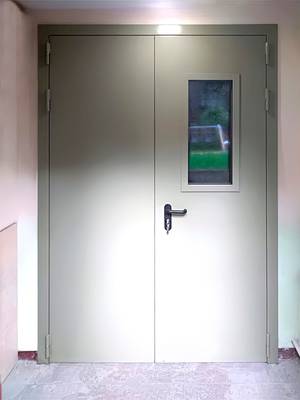 Двустворчатая пожаростойкая дверь (ул. 8-я Парковая, 25) Двустворчатая пожаростойкая дверь (ул. 8-я Парковая, 25)