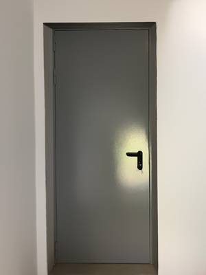 Глухая одностворчатая дверь Глухая одностворчатая дверь