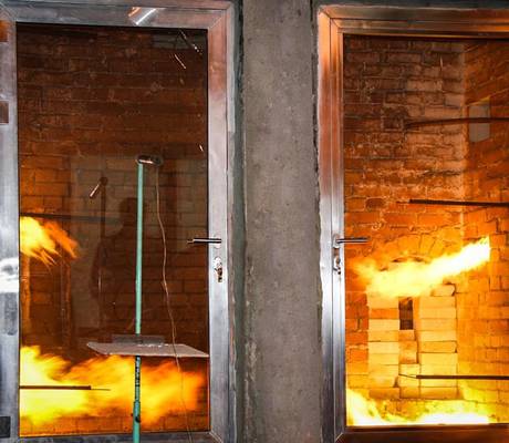 Испытание дверей с остеклением