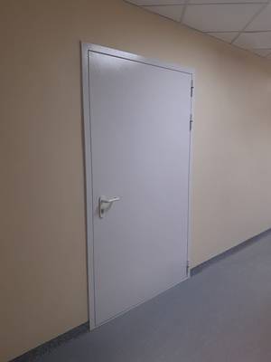 Наружная сторона огнеупорной двери (ул. 3-я Черепковская) Наружная сторона огнеупорной двери (ул. 3-я Черепковская)