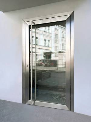Нержавеющая светопрозрачная дверь
