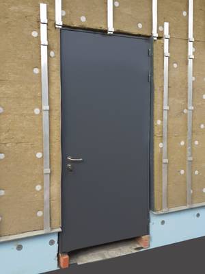 Однопольная глухая дверь (Волковское шоссе, 23в) Однопольная глухая дверь (Волковское шоссе, 23в)