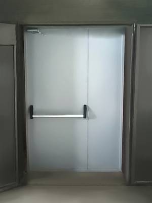 Полуторная дверь Антипаника в подвал («Химволокно», г. Клин) Полуторная дверь Антипаника в подвал («Химволокно», г. Клин)