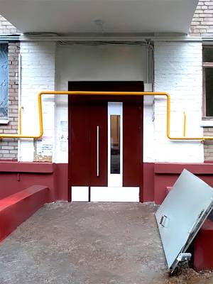 Полуторная дверь с остеклением Полуторная дверь с остеклением