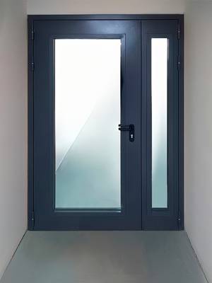 Полуторопольная дверь EIW 60 (СТО «Гудок»)