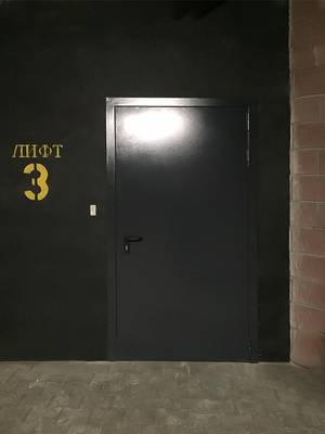 Противопожарная дверь снаружи Противопожарная дверь снаружи