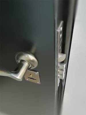 Сувальдный замок (пер. Глазовский, 9) Сувальдный замок (пер. Глазовский, 9)