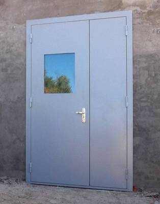 Техническая дверь с двумя створками Техническая дверь с двумя створками