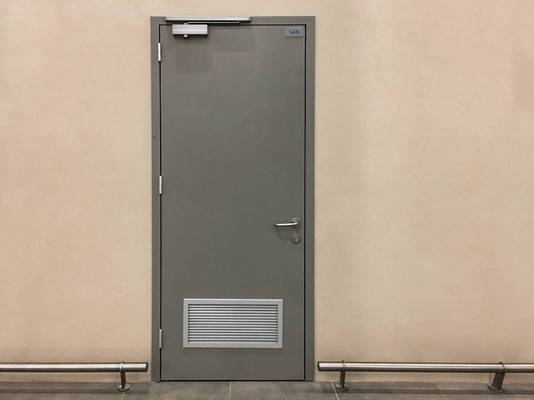 Техническая дверь с вентиляцией Техническая дверь с вентиляцией