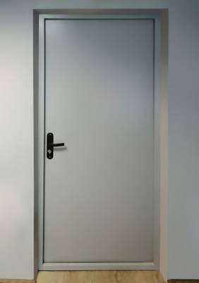 Техническая дверь с внутренней стороны (ул. Покровка, 41) Техническая дверь с внутренней стороны (ул. Покровка, 41)