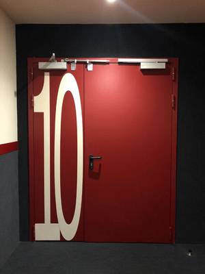 Вход в кинозал Вход в кинозал