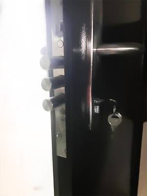 Замок с цилиндром (офисы, ул. Очаковская, 47а) Замок с цилиндром (офисы, ул. Очаковская, 47а)