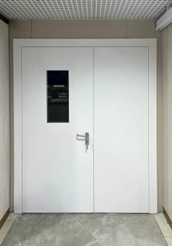 Дверь EI 60 с окном и скрытыми петлями